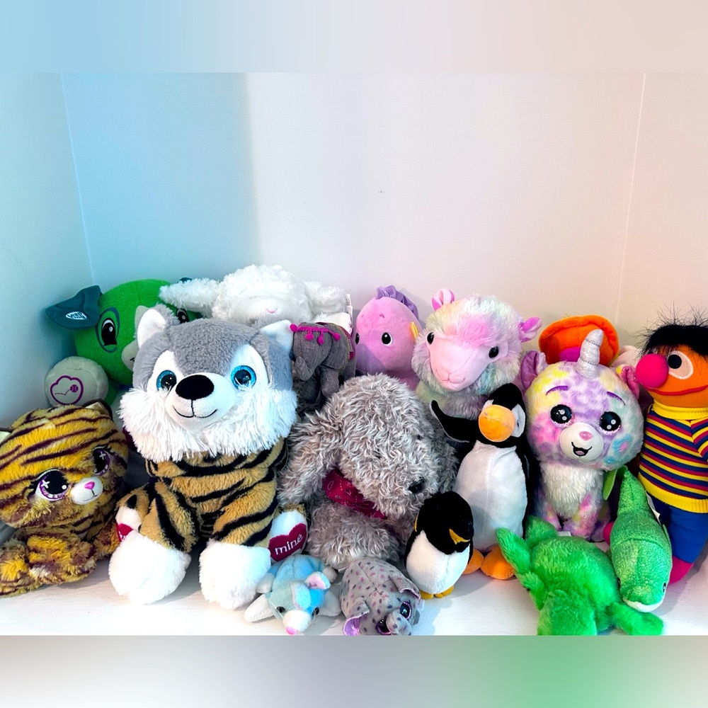 Lot Of 20 Random Plush Stuffed Animals Bundle Bearnie Bunny Penguin TY Beanie